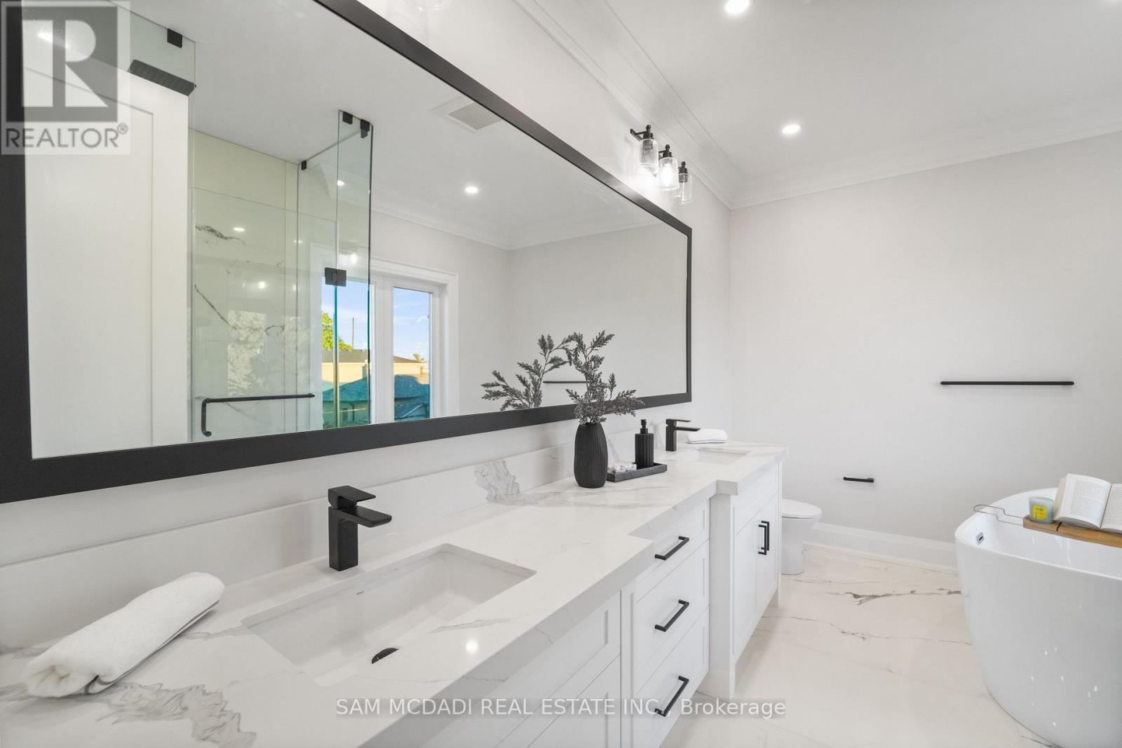 303 Delta Street, Toronto, Ontario  M8W 4G1 - Photo 19 - W12958422