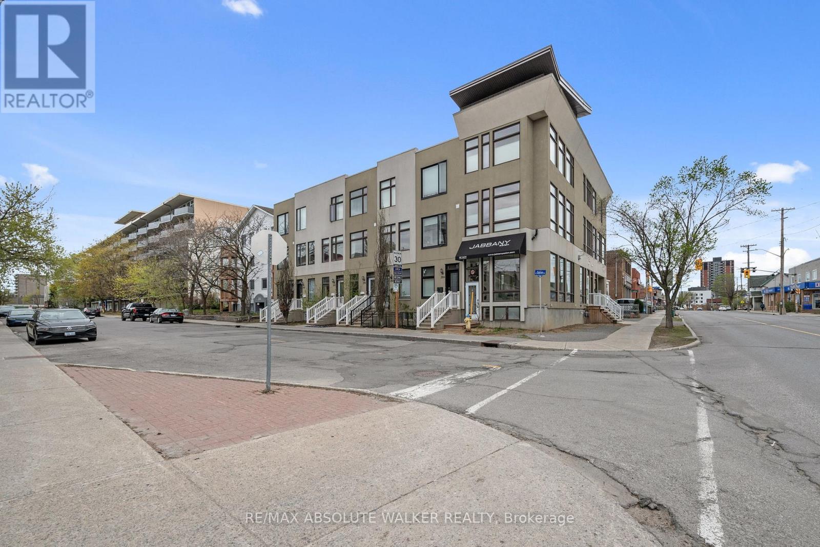 286 CAMBRIDGE STREET AVENUE N, Ottawa, Ontario