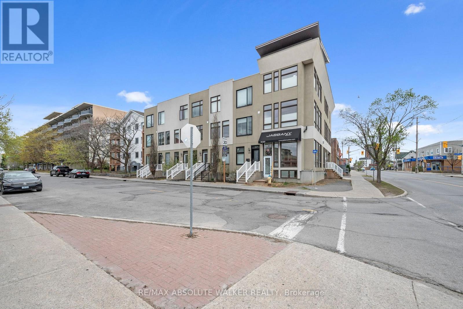 286 Cambridge Street Avenue N, Ottawa, Ontario  K1R 6X5 - Photo 7 - X12949132