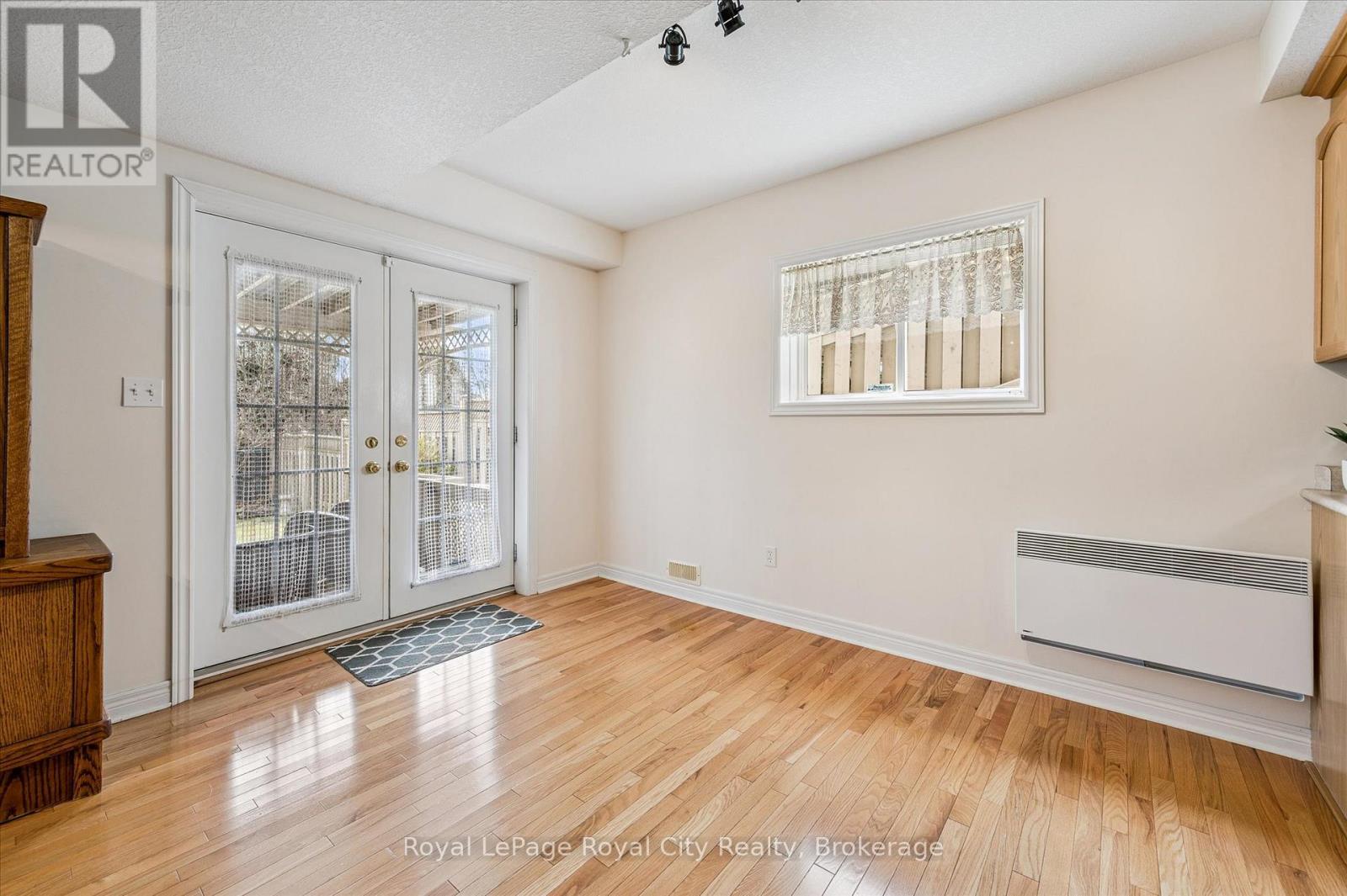 87 Law Drive, Guelph, Ontario  N1E 7J7 - Photo 29 - X12898684