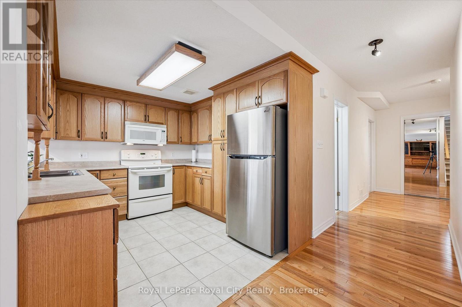 87 Law Drive, Guelph, Ontario  N1E 7J7 - Photo 33 - X12898684