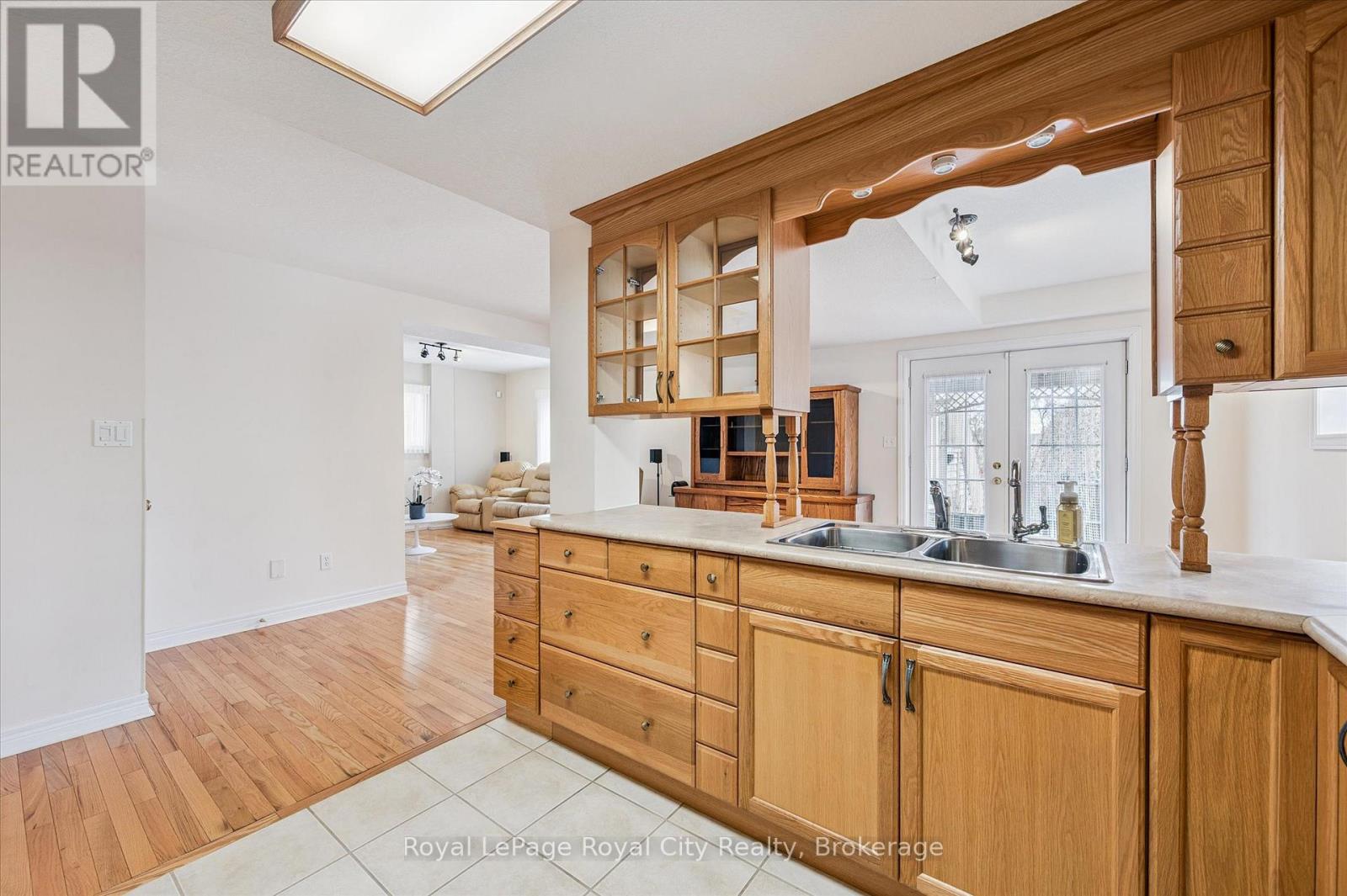 87 Law Drive, Guelph, Ontario  N1E 7J7 - Photo 35 - X12898684