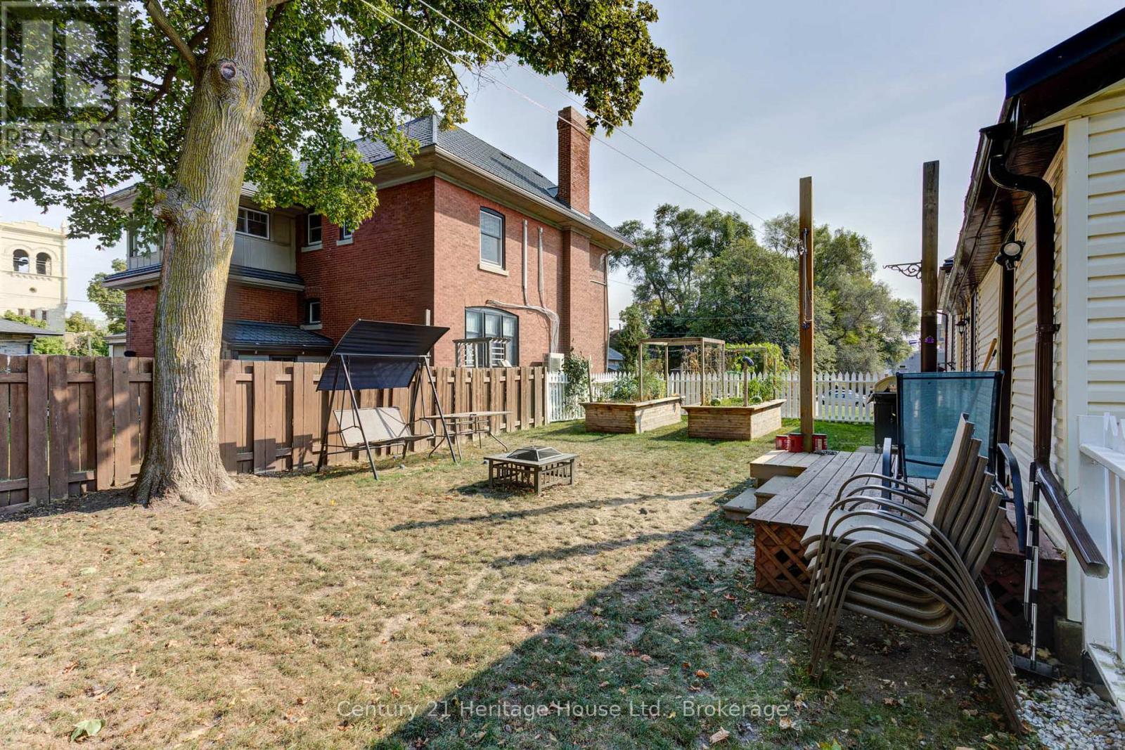 276 12th Street, Hanover, Ontario  N4N 1V3 - Photo 30 - X12950450