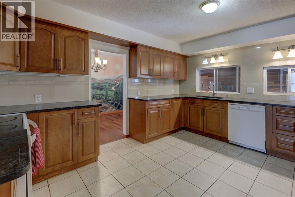 1708 29 Street SW, Calgary, Alberta  T3C 1M4 - Photo 11 - A2290538