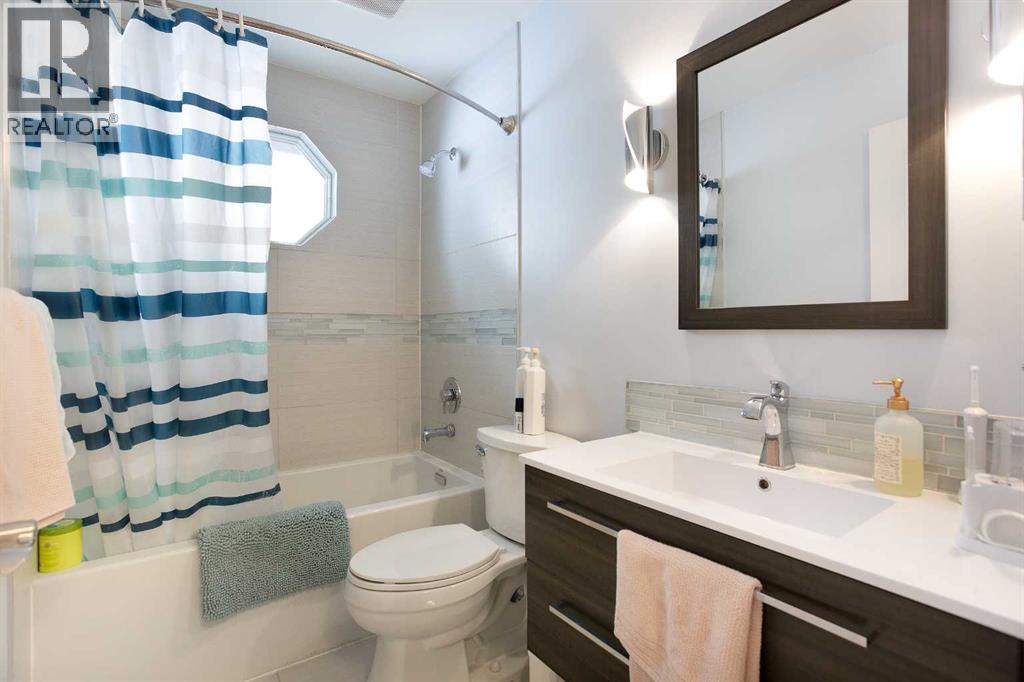 16 Suncanyon Park SE, Calgary, Alberta  T2X 2Z4 - Photo 39 - A2298676