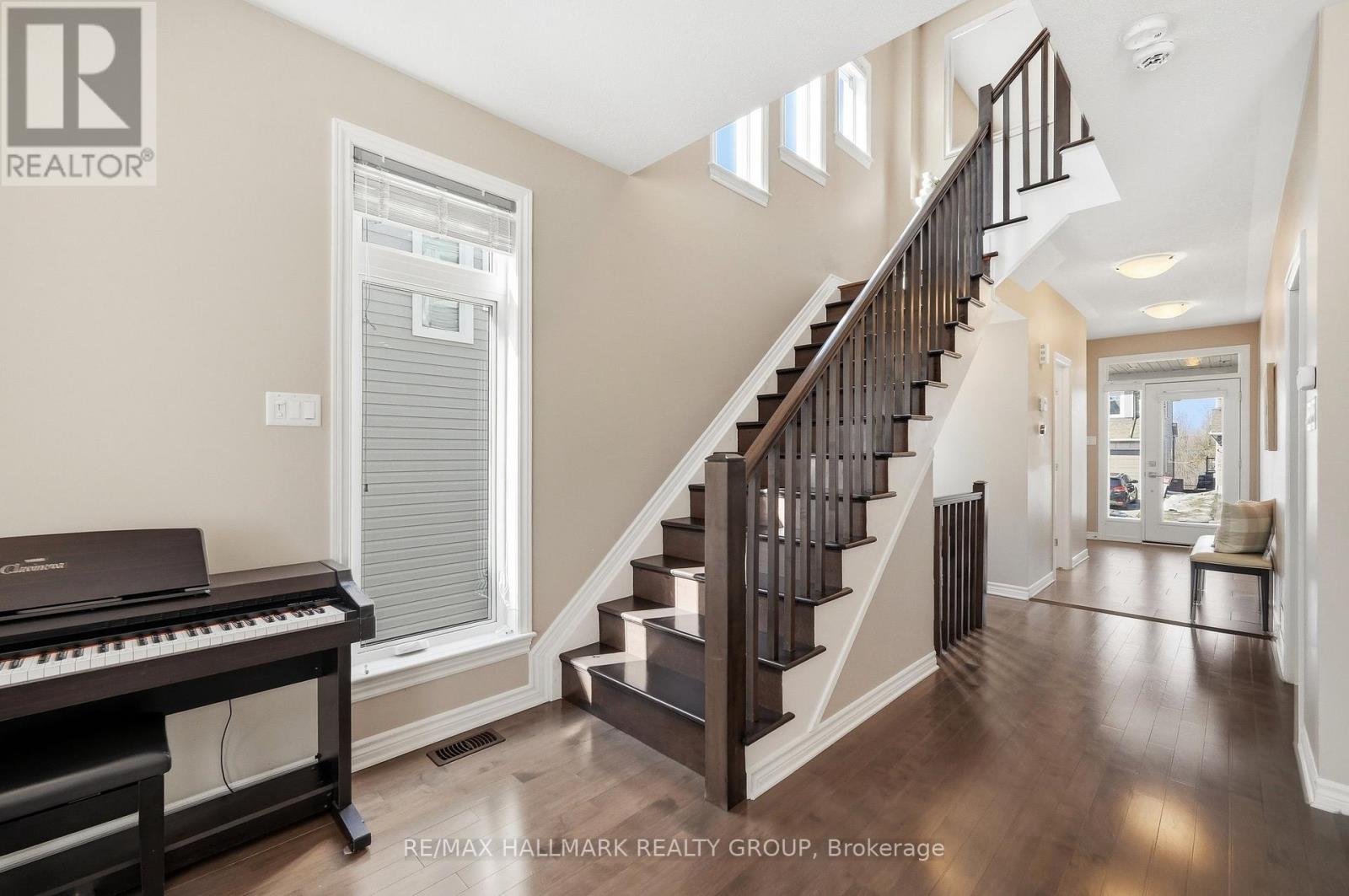 570 Baie-Des-Castors Street, Ottawa, Ontario  K4A 0Y7 - Photo 2 - X12958478