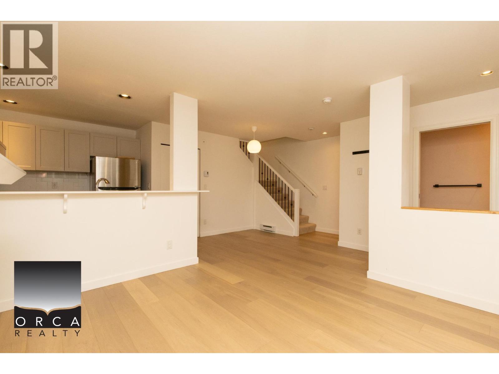 7426 Hawthorne Terrace, Burnaby, British Columbia  V5E 4K6 - Photo 12 - R3106973