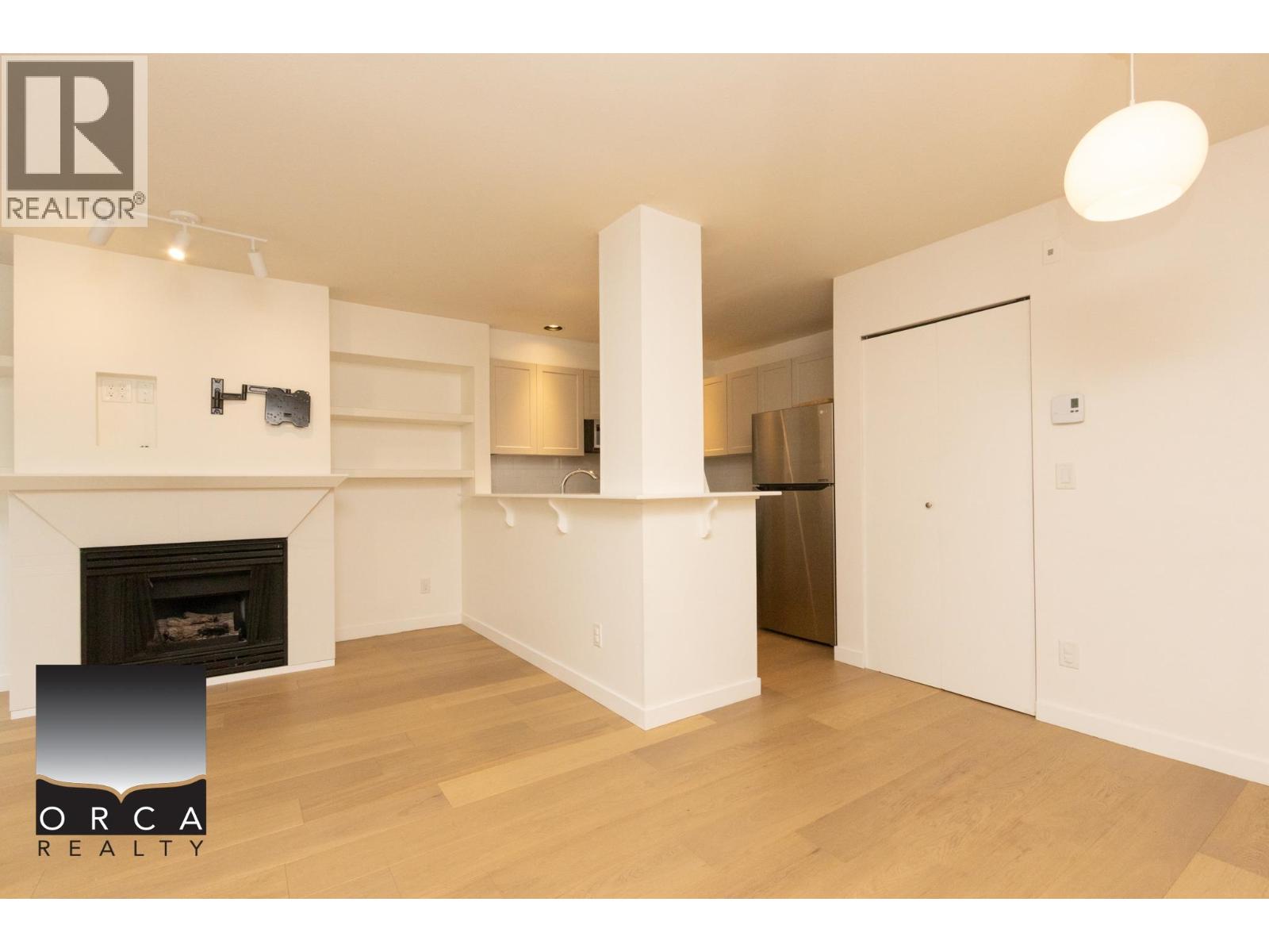 7426 Hawthorne Terrace, Burnaby, British Columbia  V5E 4K6 - Photo 4 - R3106973