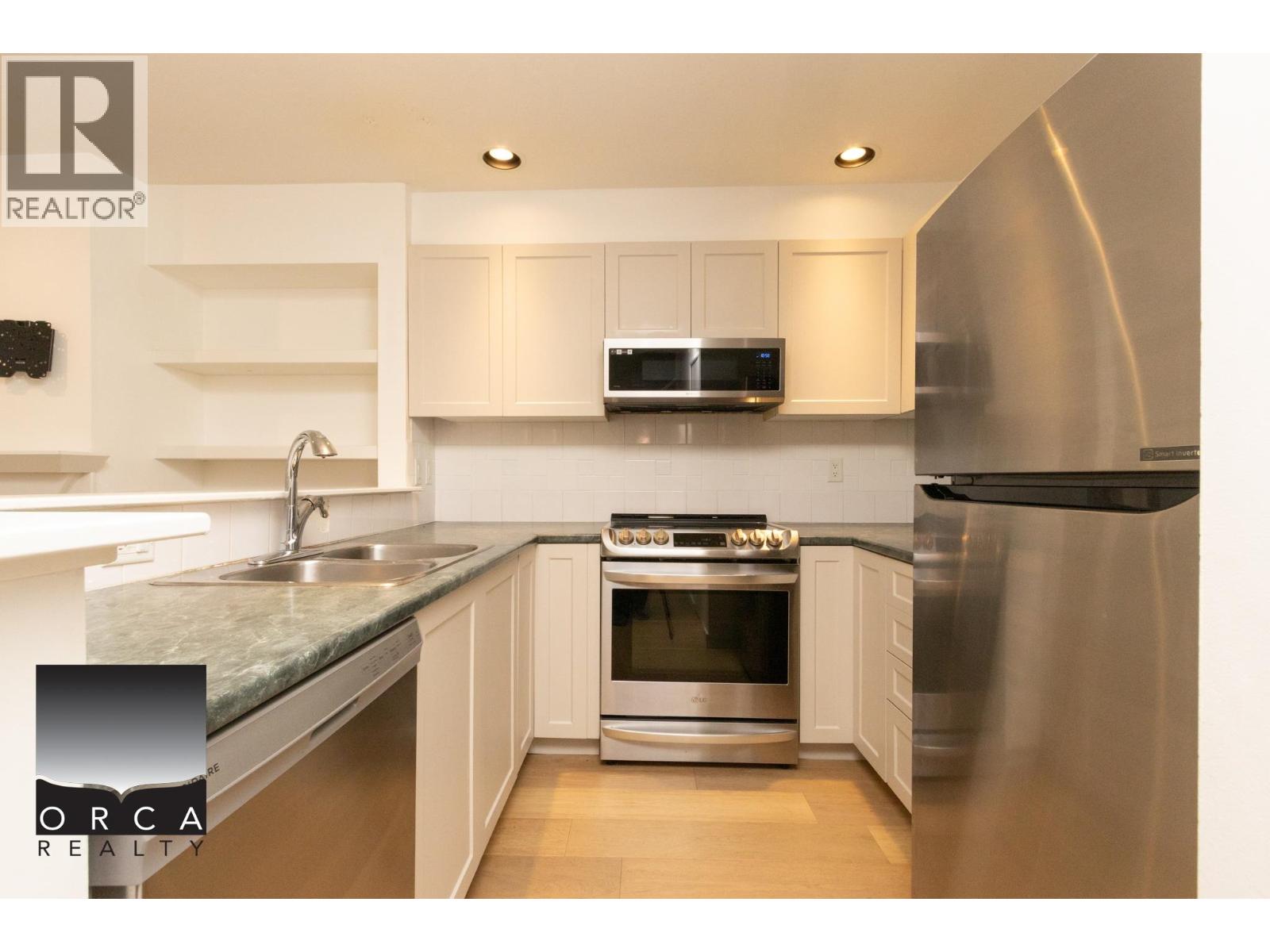 7426 Hawthorne Terrace, Burnaby, British Columbia  V5E 4K6 - Photo 5 - R3106973