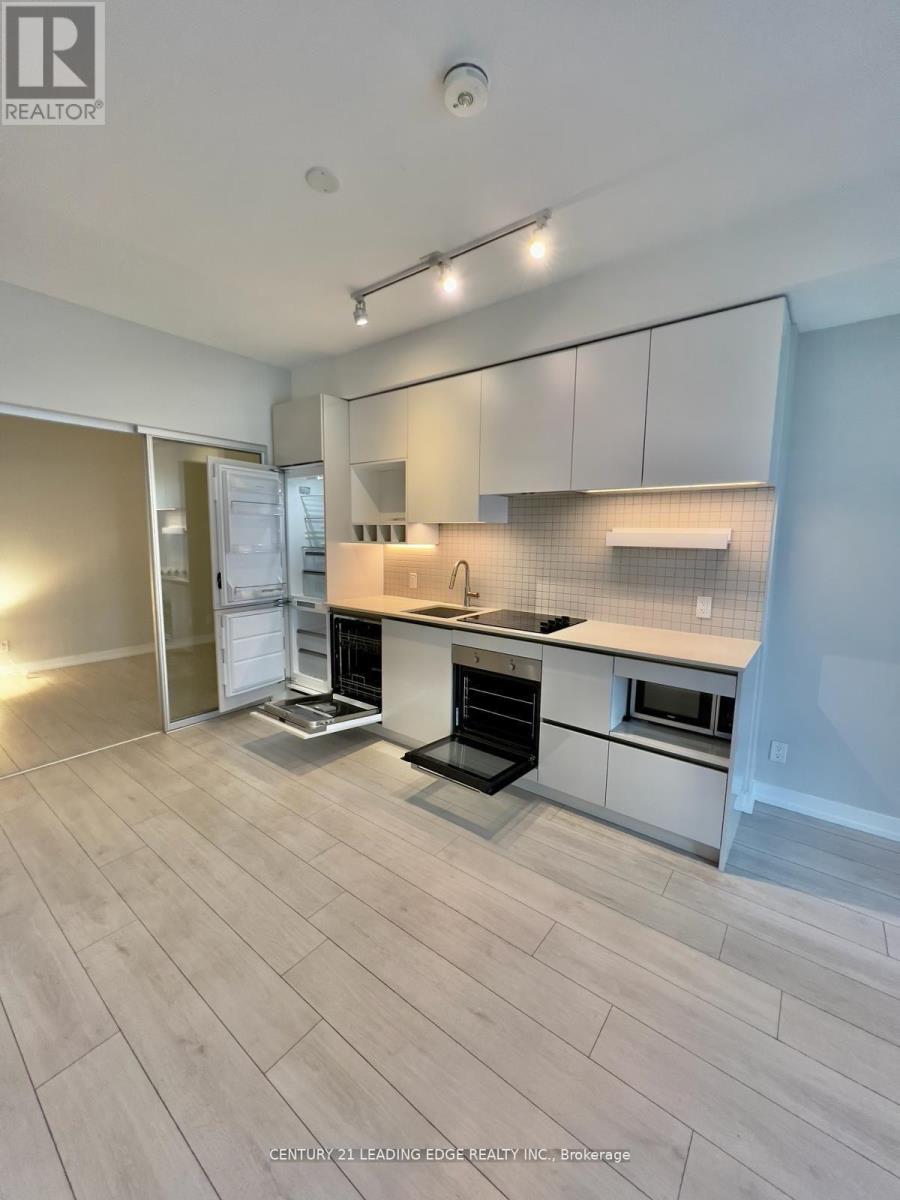 2205 - 950 Portage Parkway, Vaughan, Ontario  L4K 0J7 - Photo 5 - N12958482