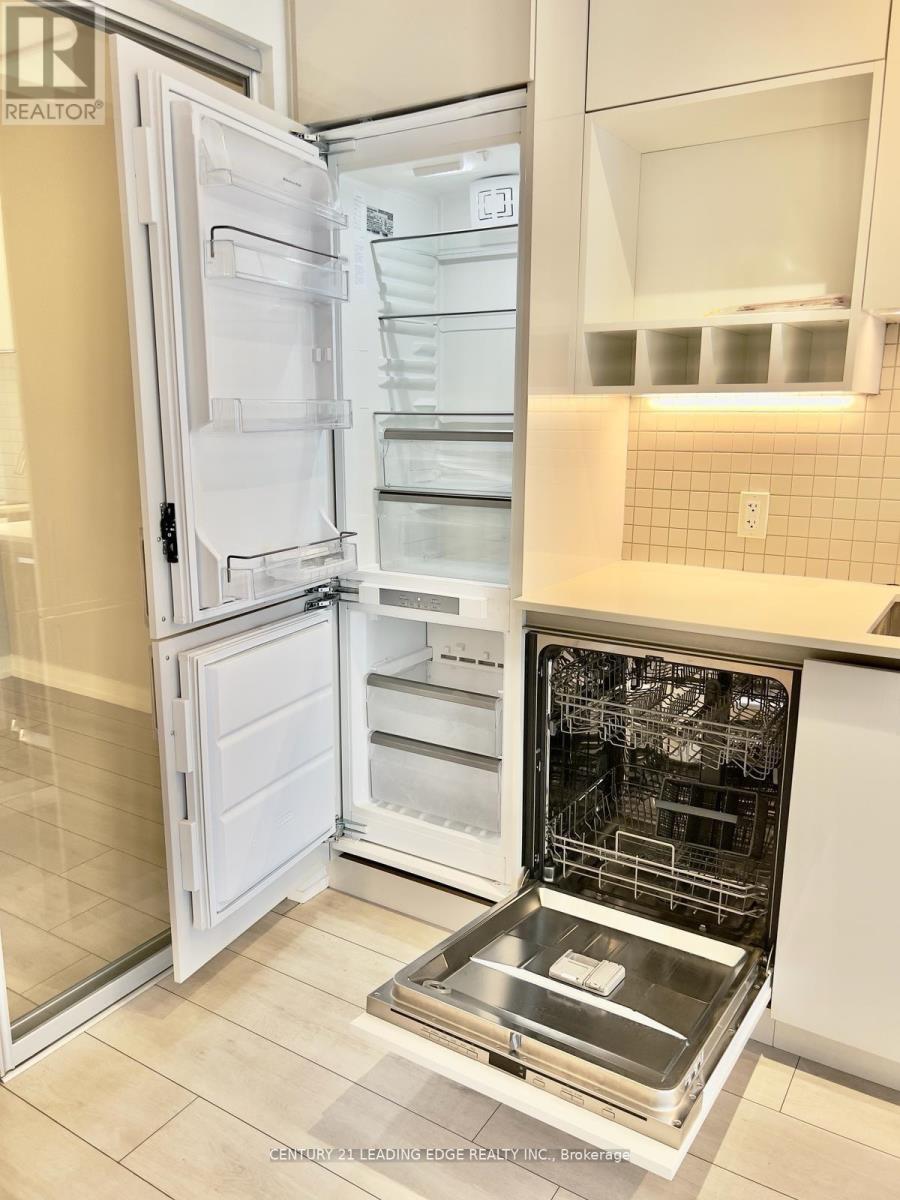 2205 - 950 Portage Parkway, Vaughan, Ontario  L4K 0J7 - Photo 6 - N12958482