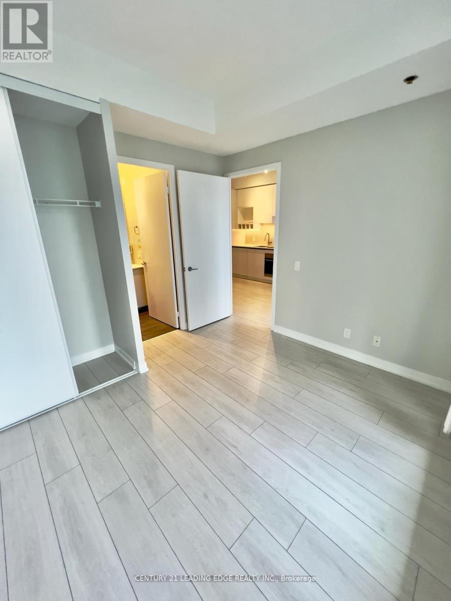 2205 - 950 Portage Parkway, Vaughan, Ontario  L4K 0J7 - Photo 8 - N12958482