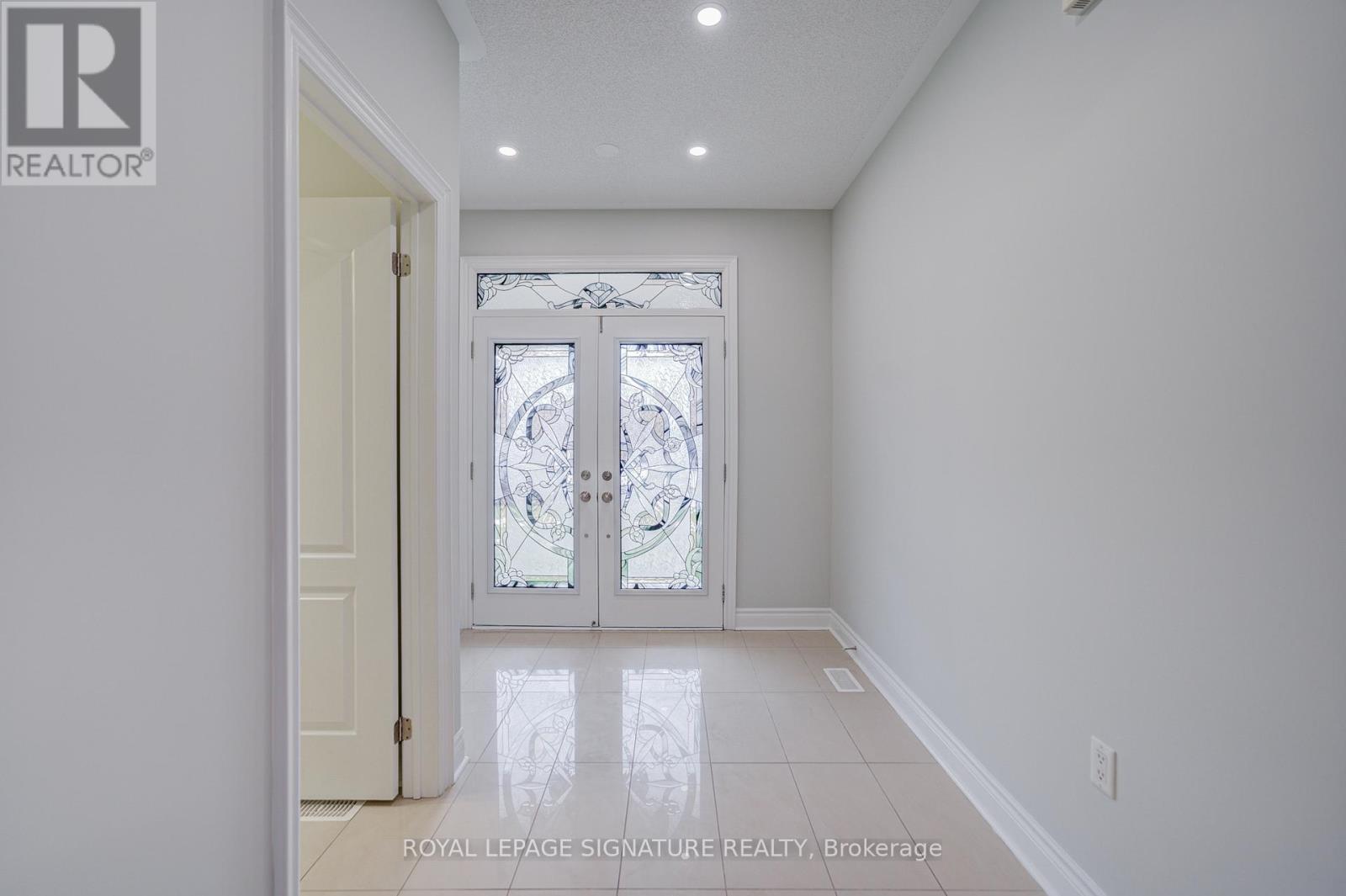 38 Elwin Road, Brampton, Ontario  L6X 5K3 - Photo 5 - W12958470