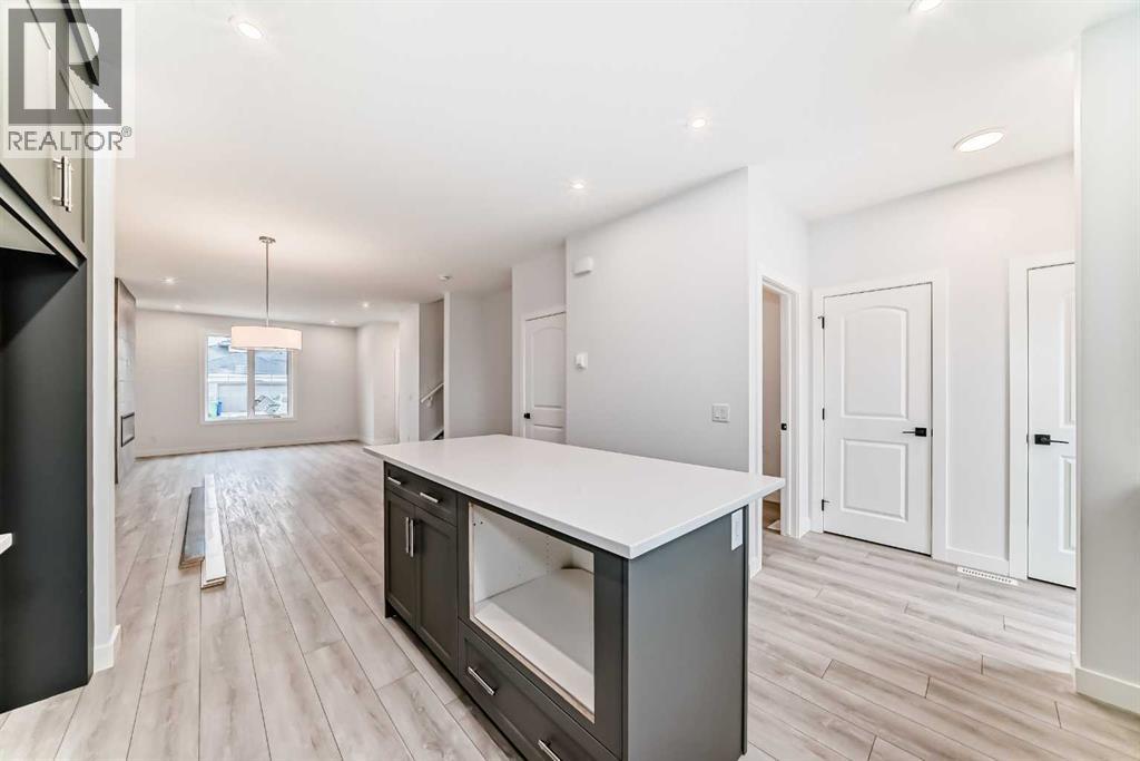 48 Monarch Bend, Rural Rocky View County, Alberta  T3Z 0K3 - Photo 6 - A2292429