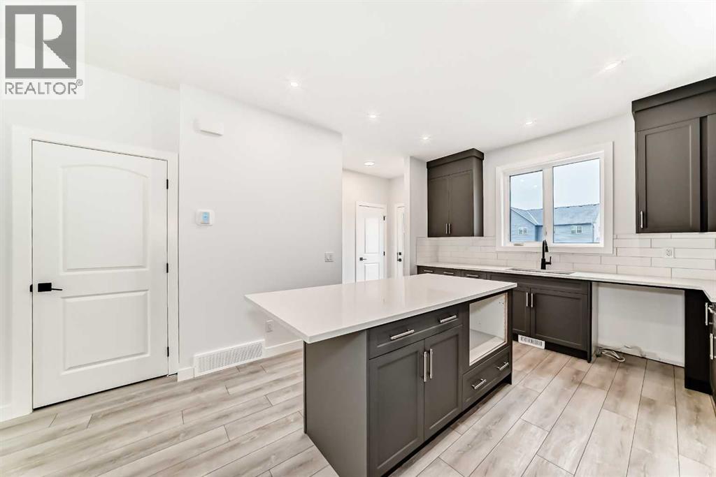 48 Monarch Bend, Rural Rocky View County, Alberta  T3Z 0K3 - Photo 5 - A2292429