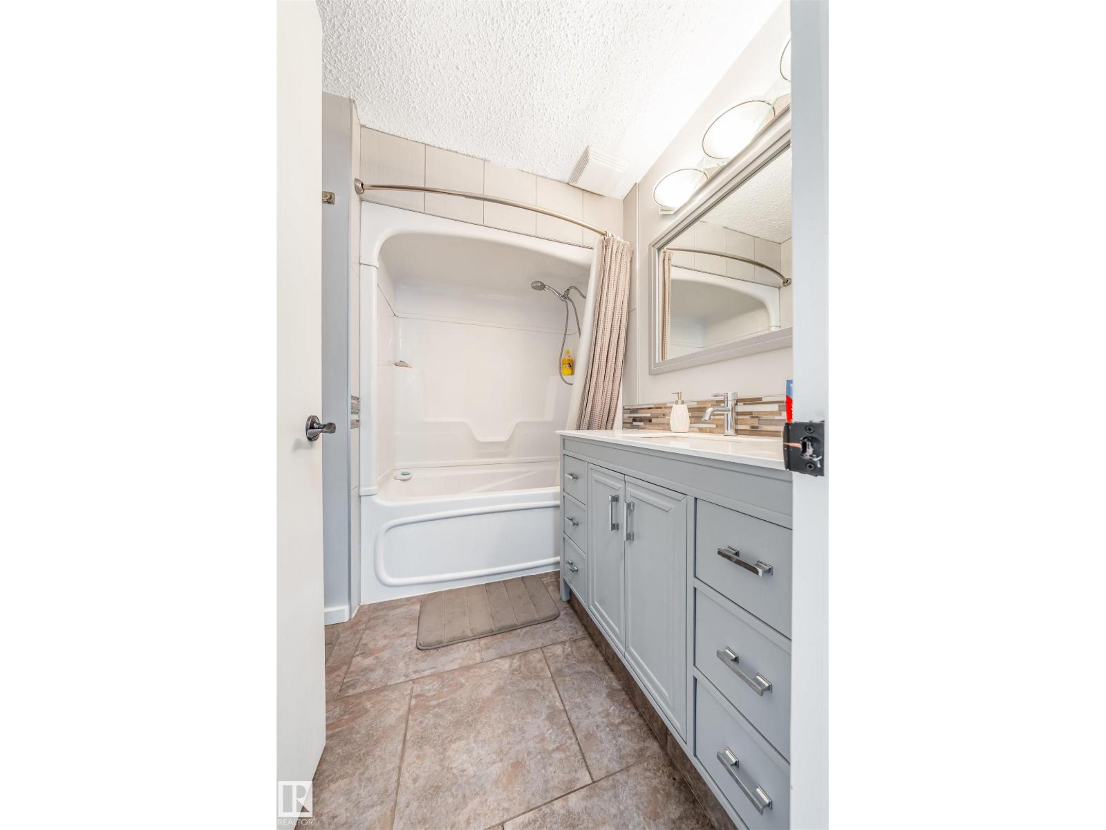 2437 89 St Nw, Edmonton, Alberta  T6K 2Y8 - Photo 18 - E4480731