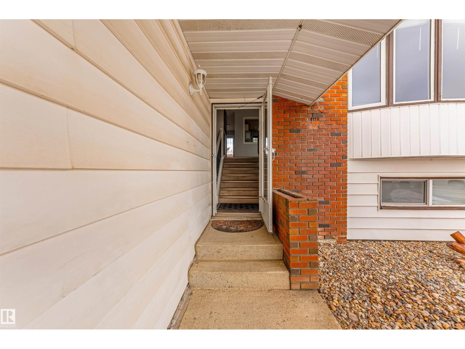 2437 89 St Nw, Edmonton, Alberta  T6K 2Y8 - Photo 4 - E4480731