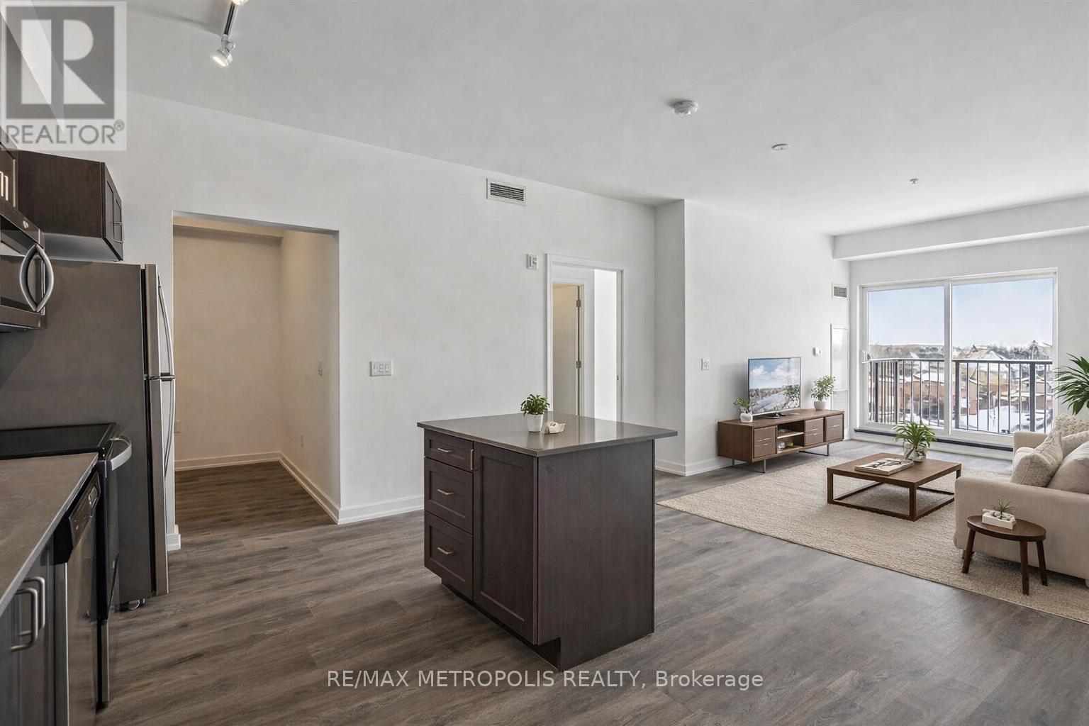 422 - 430 Essa Road, Barrie, Ontario  L9J 0M1 - Photo 3 - S12868076