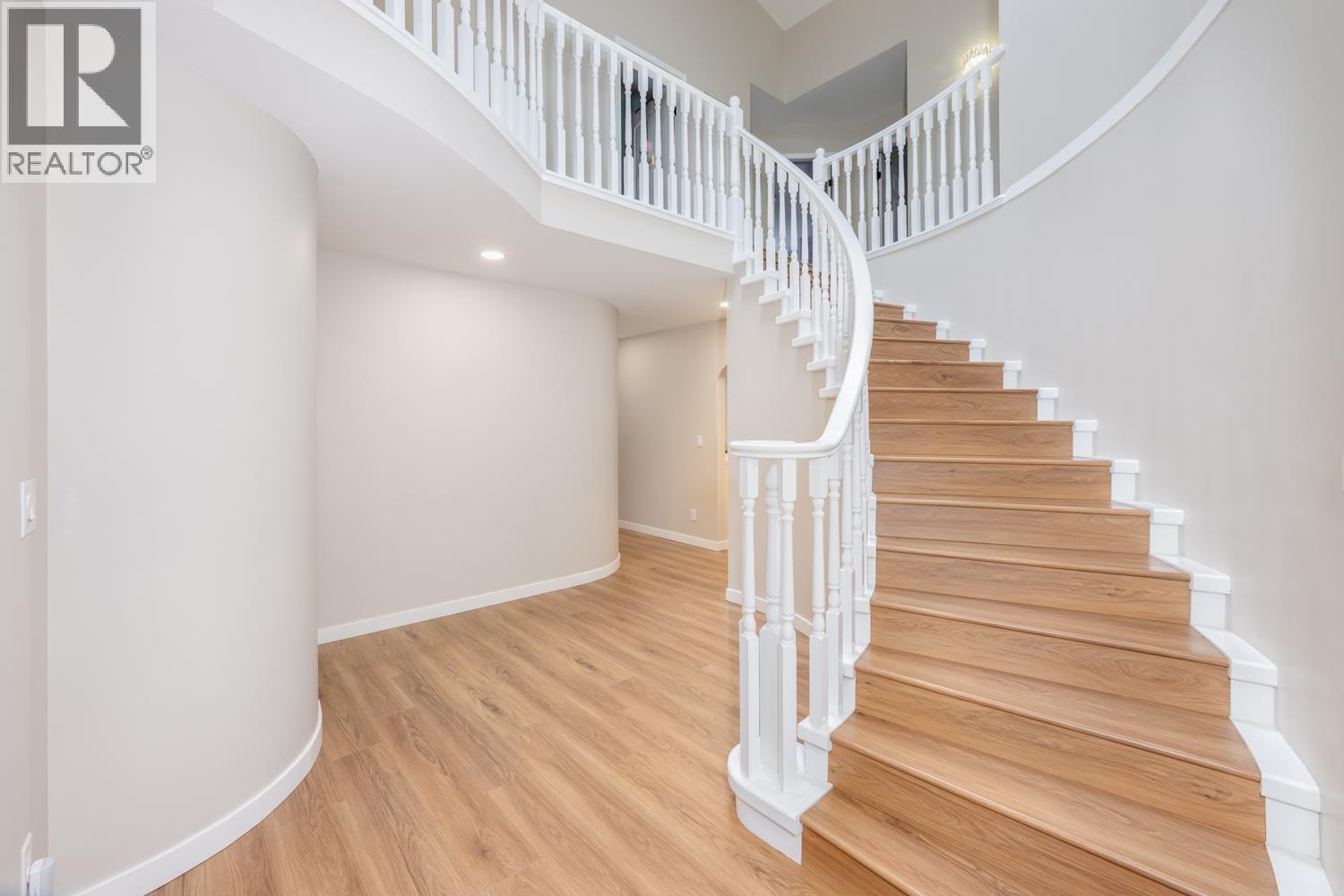 418 Balfour Drive, Coquitlam, British Columbia  V3K 6J7 - Photo 3 - R3106500