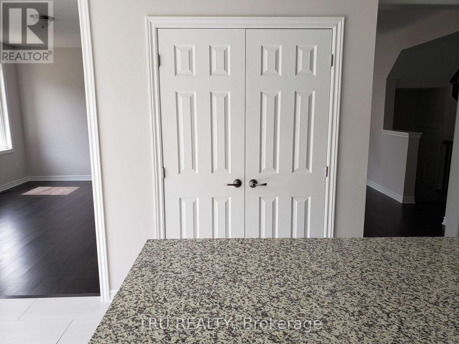 176 Cranesbill Road, Ottawa, Ontario  K2V 0J5 - Photo 10 - X12958500