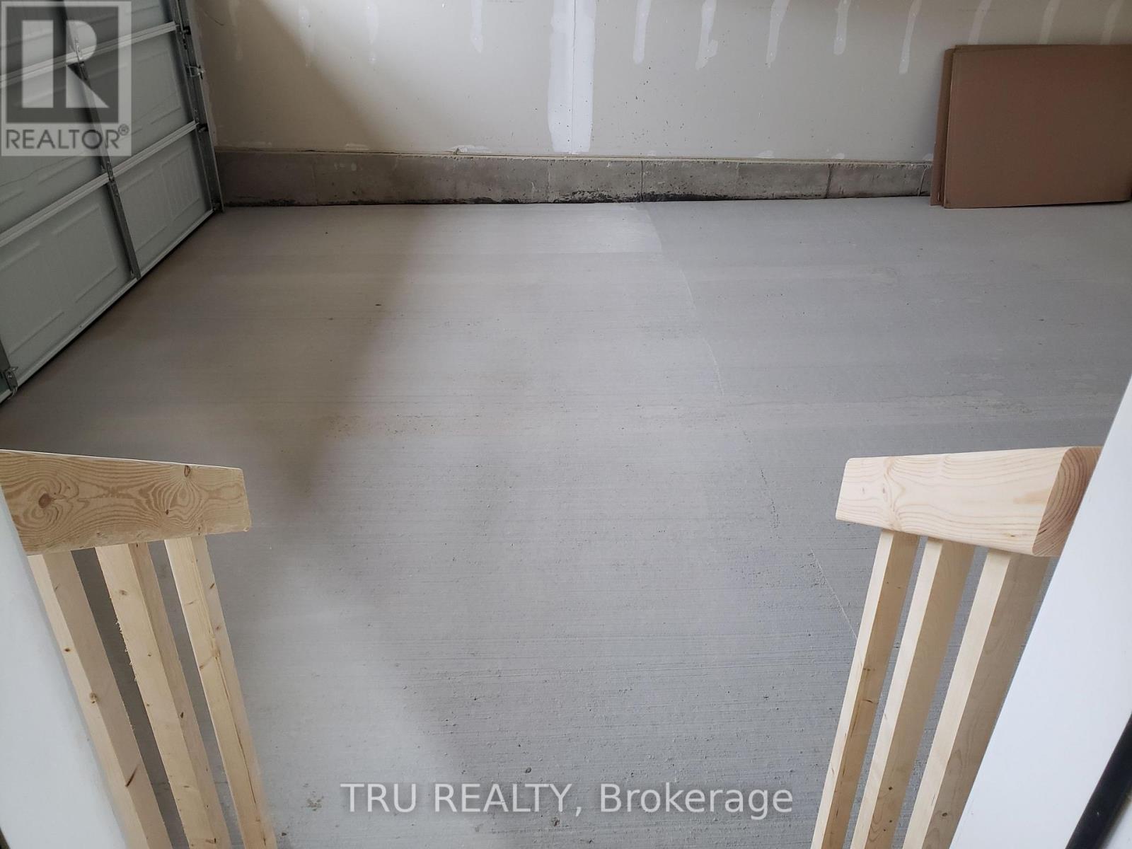 176 Cranesbill Road, Ottawa, Ontario  K2V 0J5 - Photo 12 - X12958500