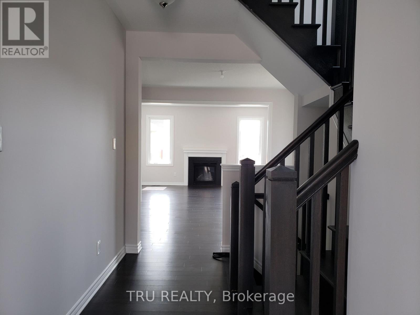 176 Cranesbill Road, Ottawa, Ontario  K2V 0J5 - Photo 2 - X12958500