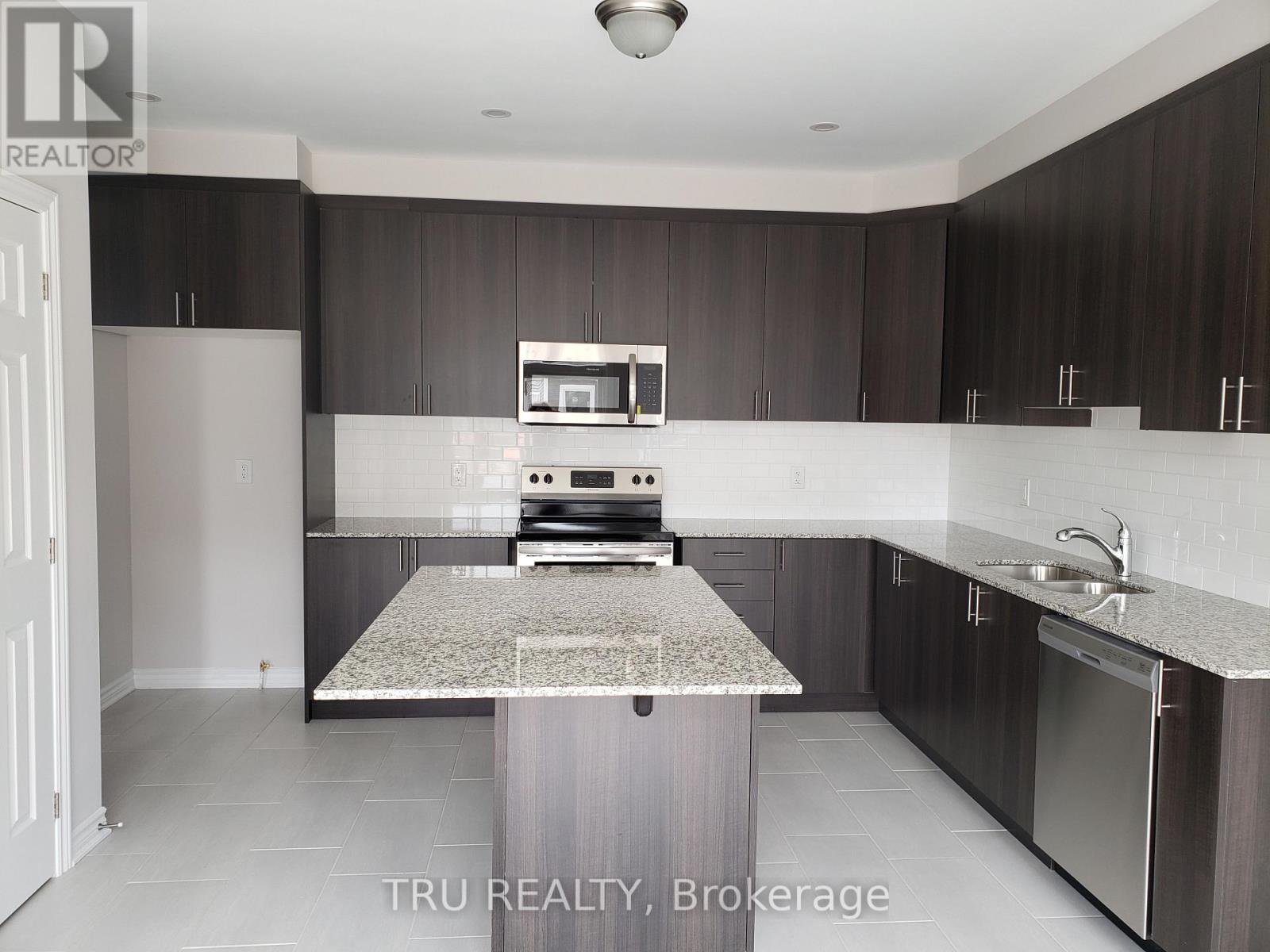 176 Cranesbill Road, Ottawa, Ontario  K2V 0J5 - Photo 4 - X12958500