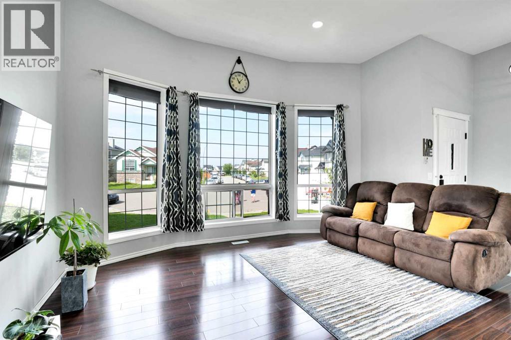 235 Saddlemead Road Ne, Calgary, Alberta  T3J 4J4 - Photo 5 - A2297232