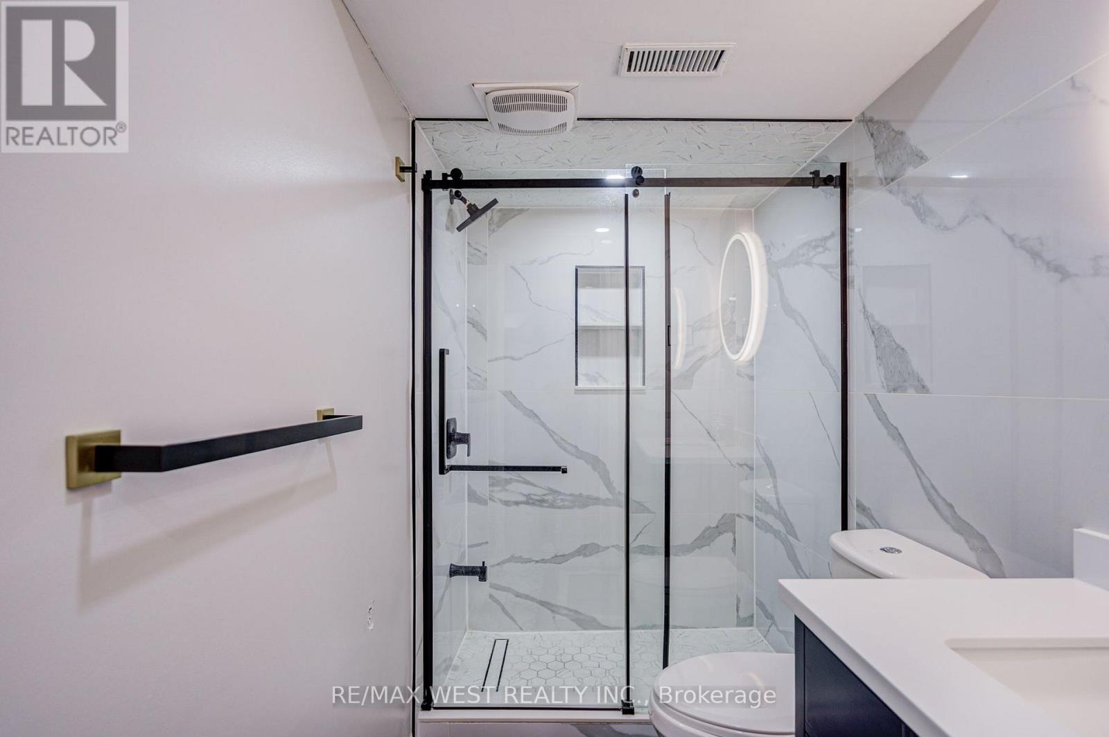 41 Lacebark Court, Brampton, Ontario  L6R 3M7 - Photo 7 - W12957738