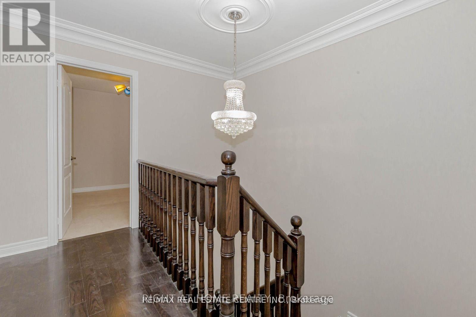 (Upper) - 20 Gower Crescent, Brampton, Ontario  L6R 0Y1 - Photo 12 - W12958490