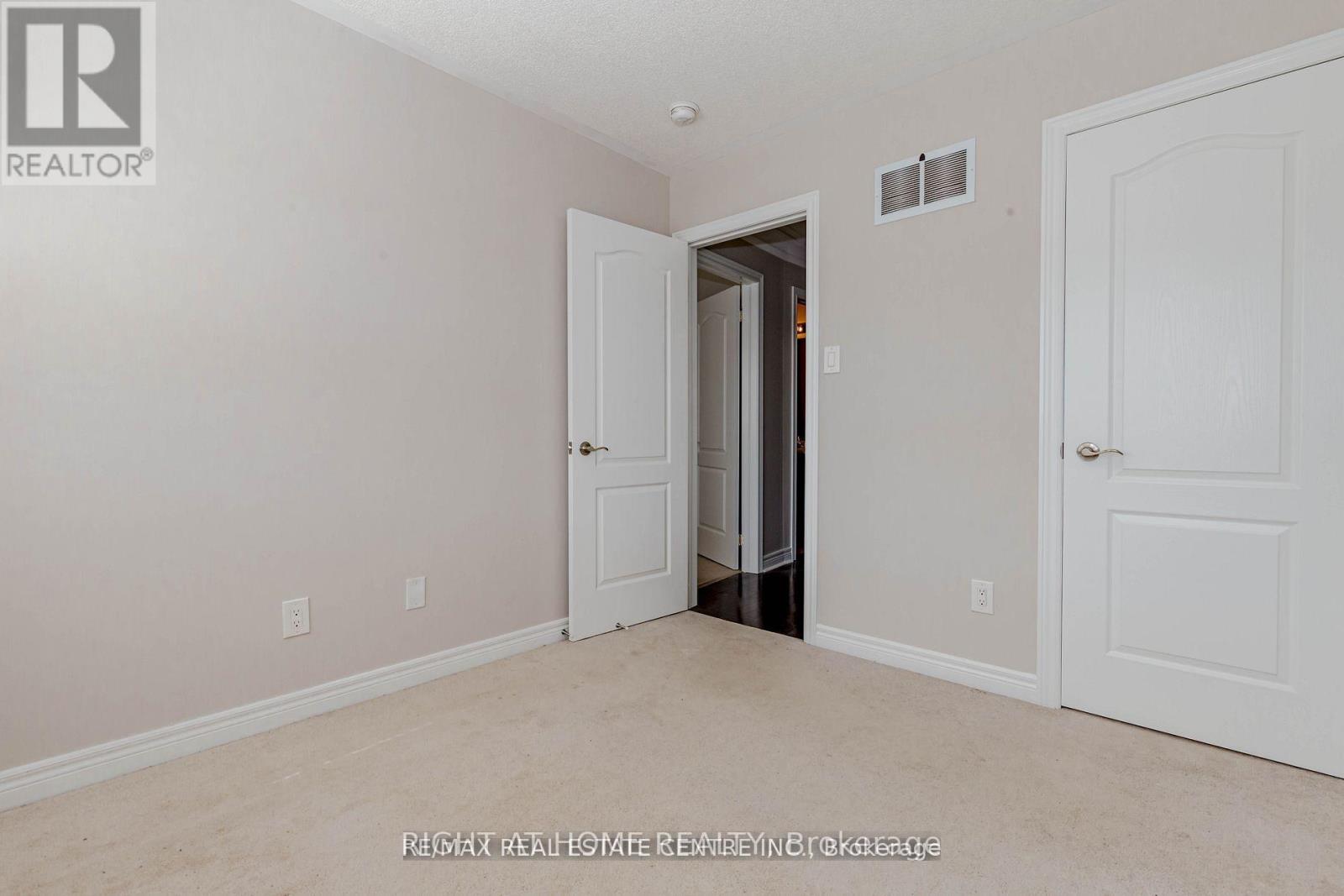 (Upper) - 20 Gower Crescent, Brampton, Ontario  L6R 0Y1 - Photo 19 - W12958490