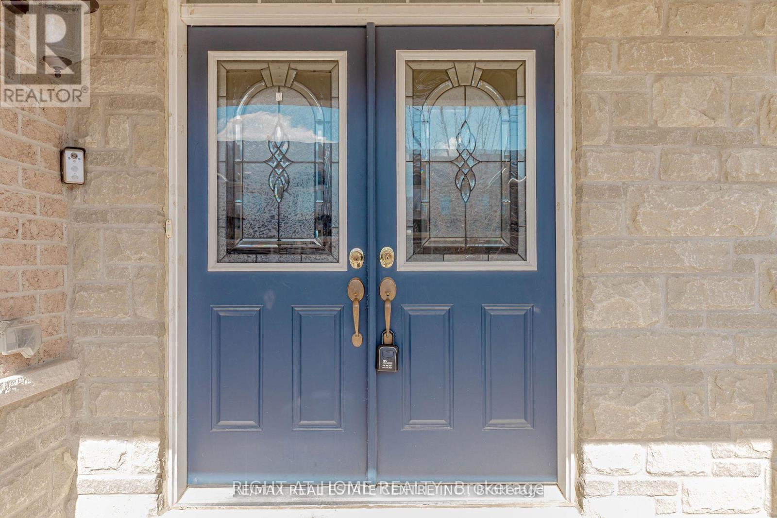 (Upper) - 20 Gower Crescent, Brampton, Ontario  L6R 0Y1 - Photo 2 - W12958490