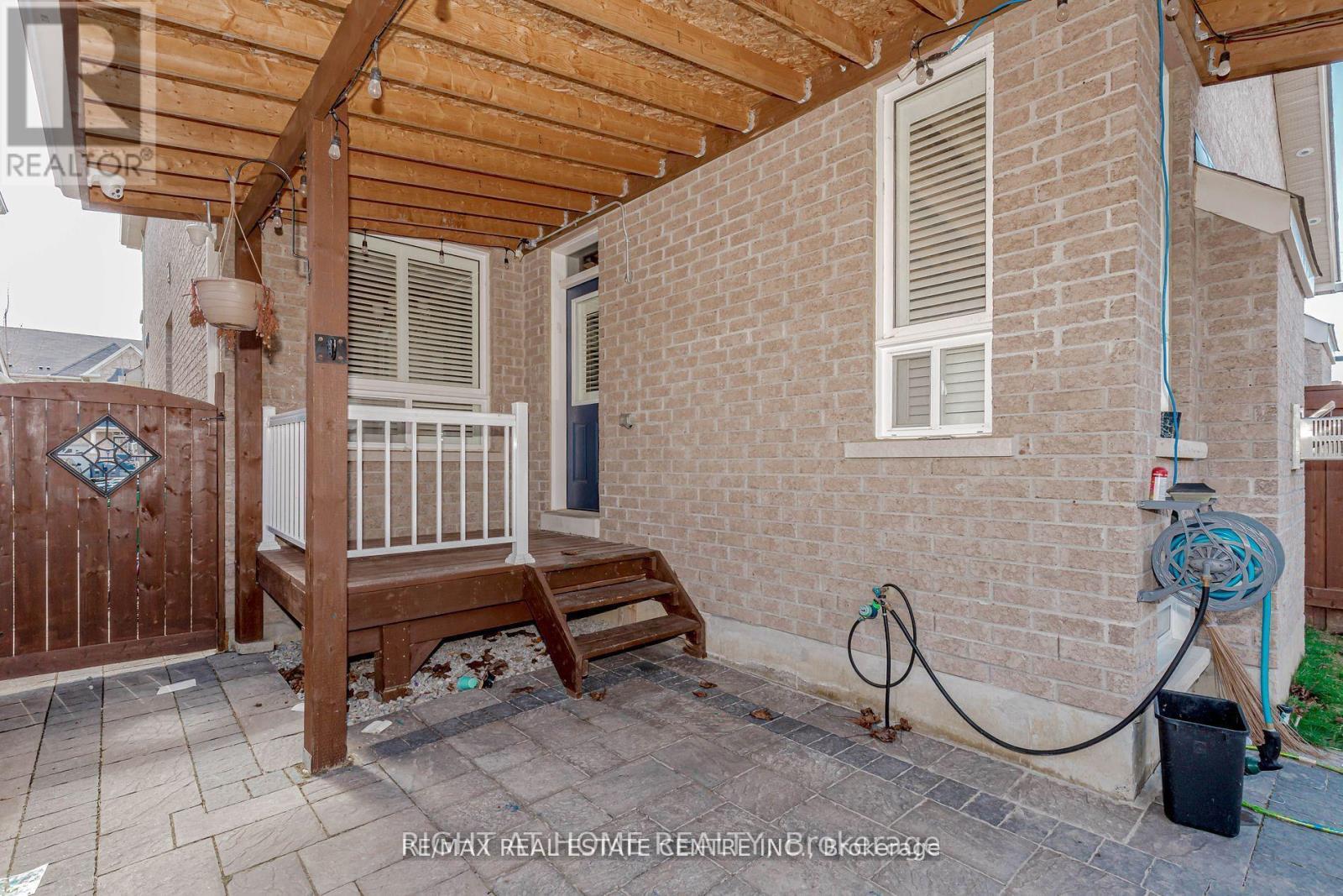 (Upper) - 20 Gower Crescent, Brampton, Ontario  L6R 0Y1 - Photo 21 - W12958490