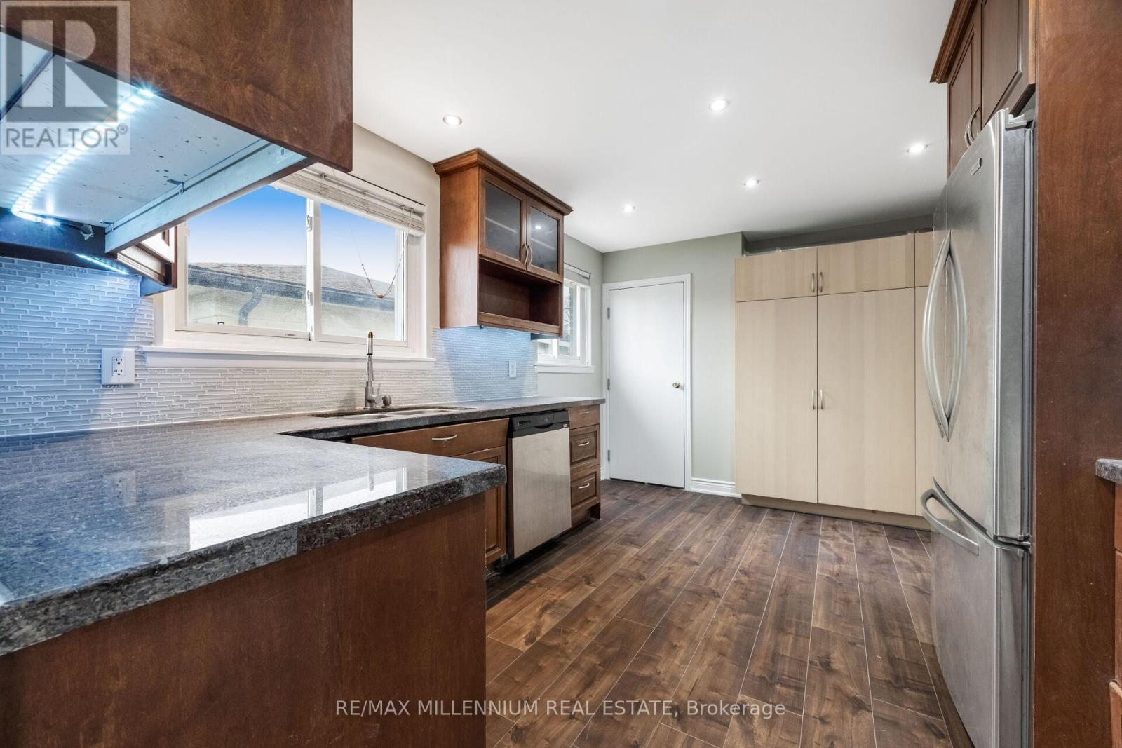 11 Beechwood Crescent, Brampton, Ontario  L6T 1X9 - Photo 13 - W12958496