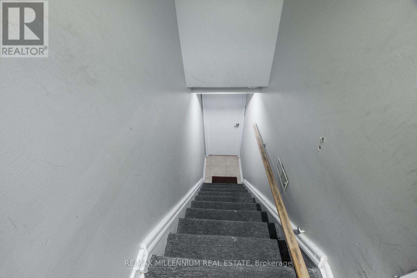 11 Beechwood Crescent, Brampton, Ontario  L6T 1X9 - Photo 24 - W12958496