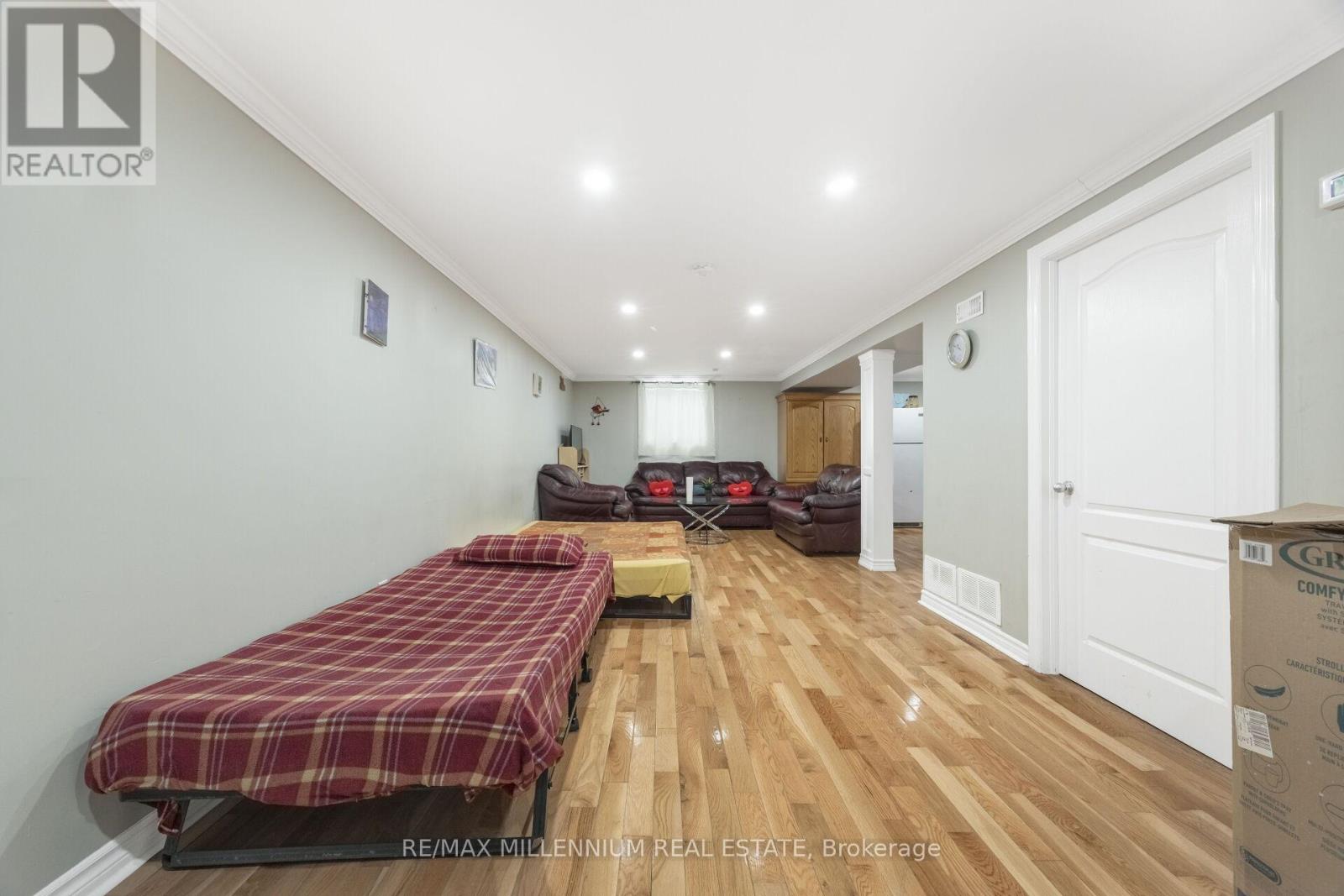 11 Beechwood Crescent, Brampton, Ontario  L6T 1X9 - Photo 25 - W12958496