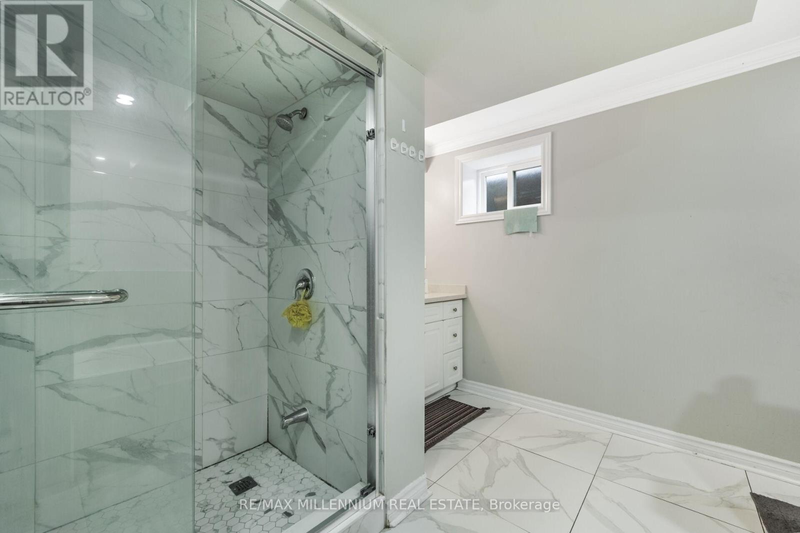 11 Beechwood Crescent, Brampton, Ontario  L6T 1X9 - Photo 31 - W12958496