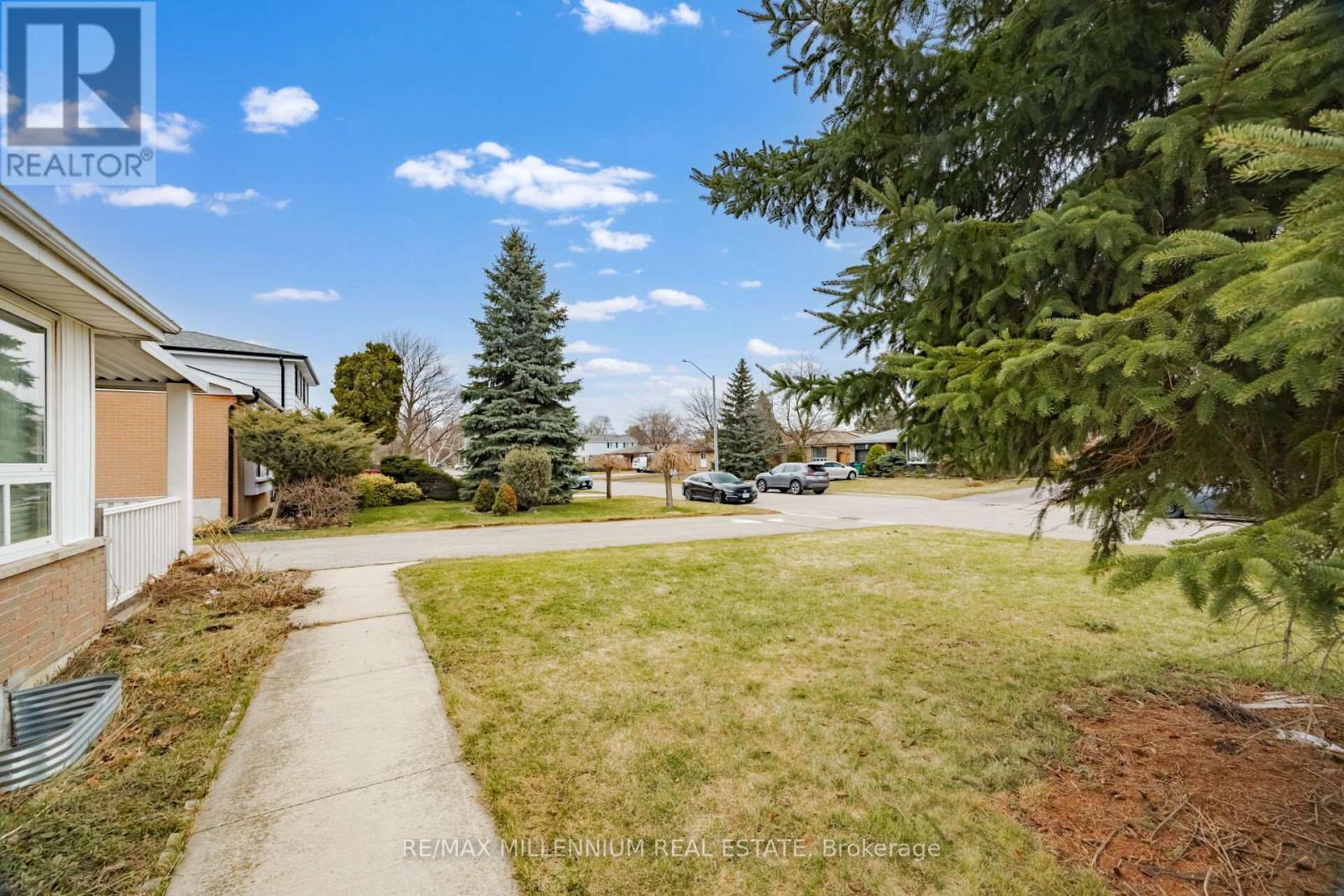 11 Beechwood Crescent, Brampton, Ontario  L6T 1X9 - Photo 37 - W12958496