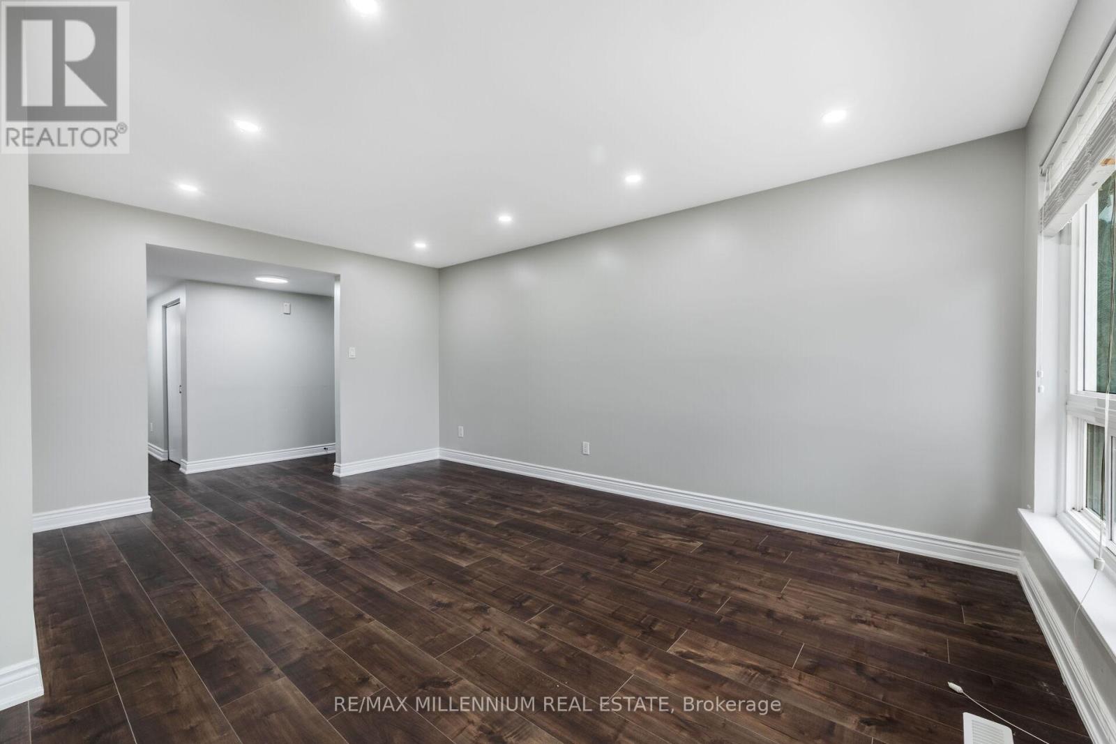 11 Beechwood Crescent, Brampton, Ontario  L6T 1X9 - Photo 9 - W12958496