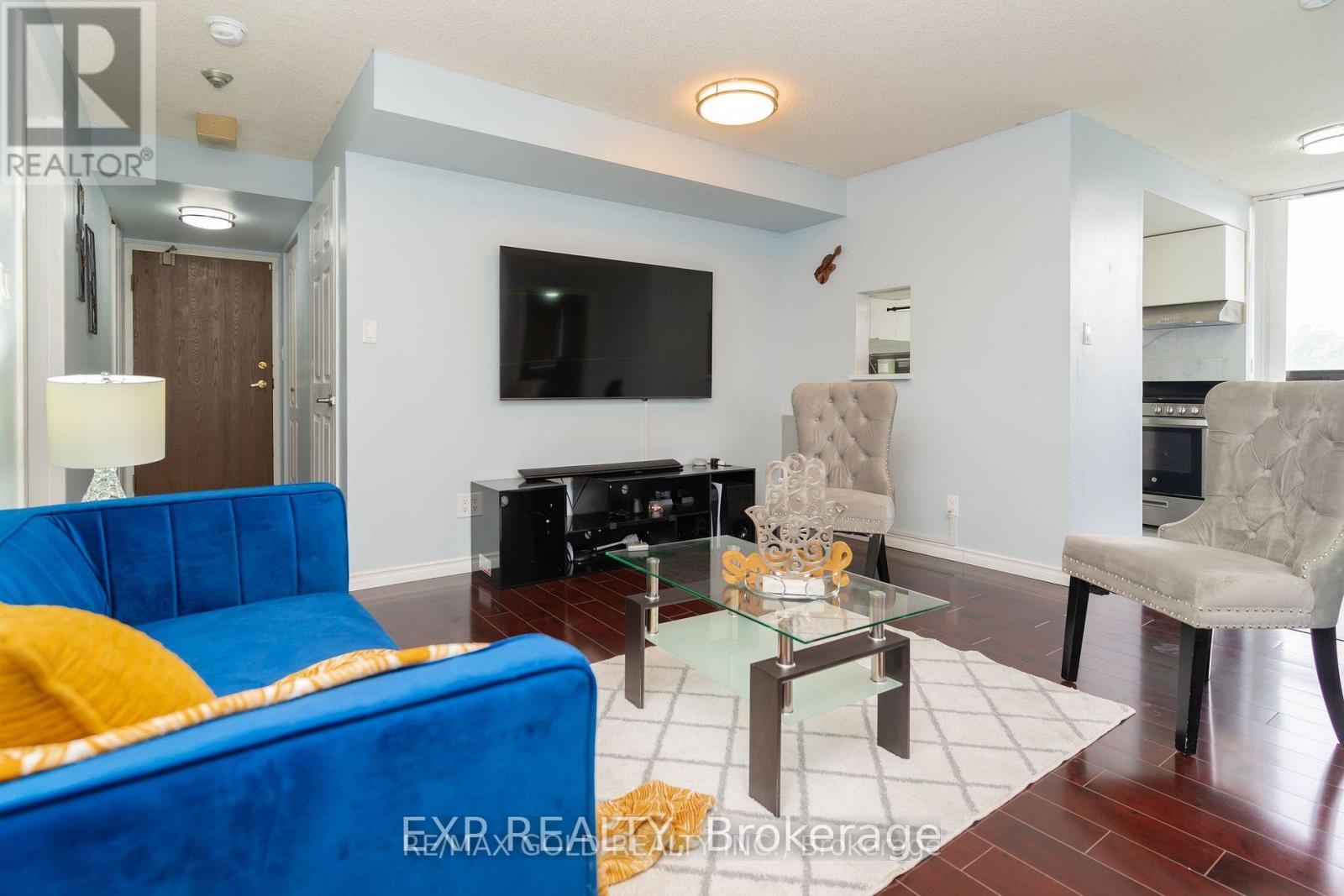 201 - 25 Agnes Street, Mississauga, Ontario  L5B 3X7 - Photo 3 - W12958504