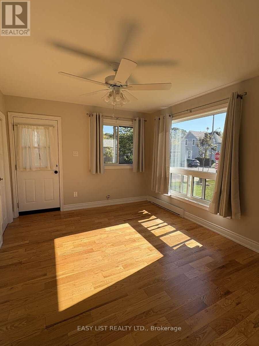 55 Commercial Street, Milton, Ontario  L9T 2H6 - Photo 18 - W12958506