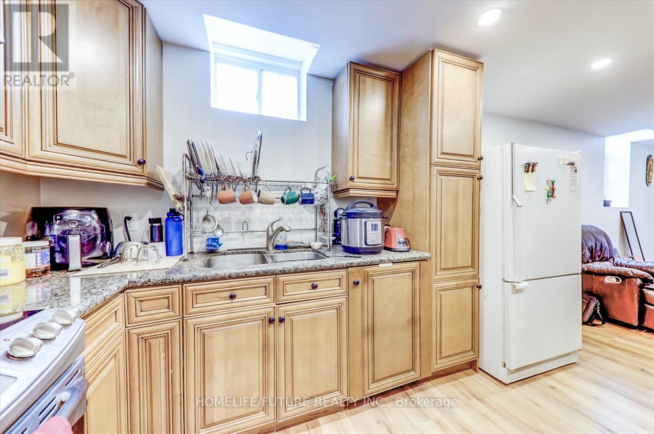 Bsmt - 58 Executive Court, Brampton, Ontario  L6R 0L5 - Photo 8 - W12958526