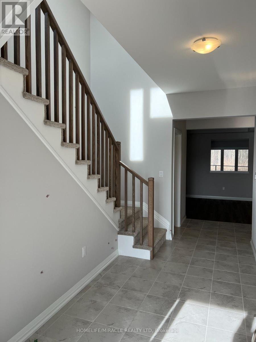 11 Willson Drive, Thorold, Ontario  L2V 0M3 - Photo 3 - X12958498