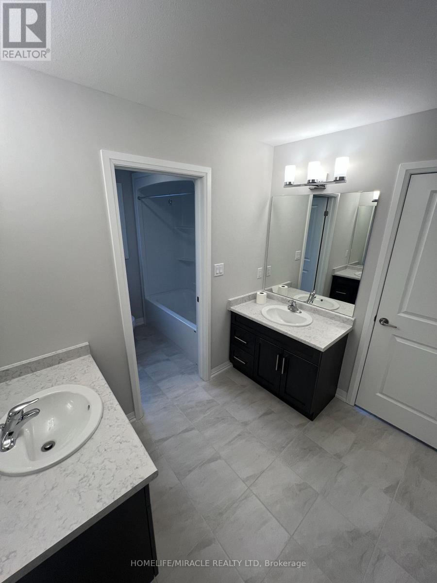 11 Willson Drive, Thorold, Ontario  L2V 0M3 - Photo 30 - X12958498