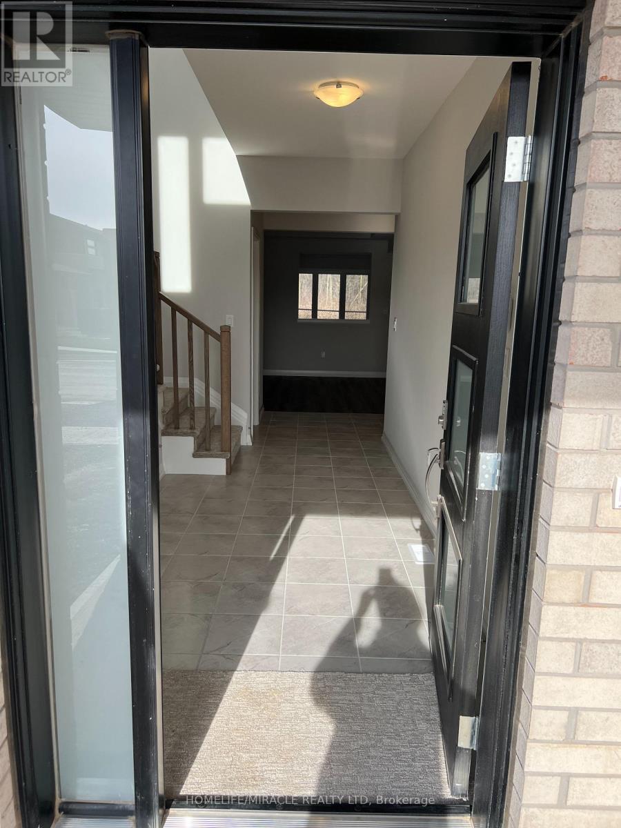 11 Willson Drive, Thorold, Ontario  L2V 0M3 - Photo 4 - X12958498