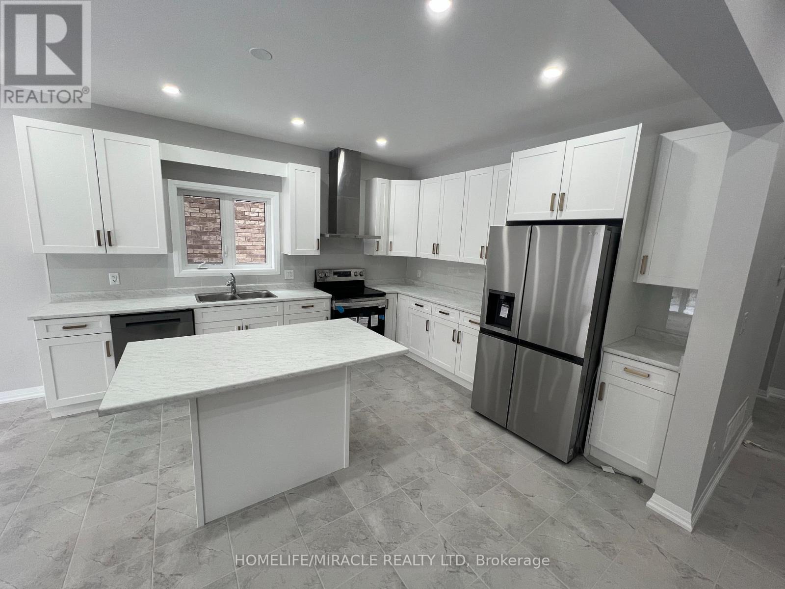 11 Willson Drive, Thorold, Ontario  L2V 0M3 - Photo 5 - X12958498