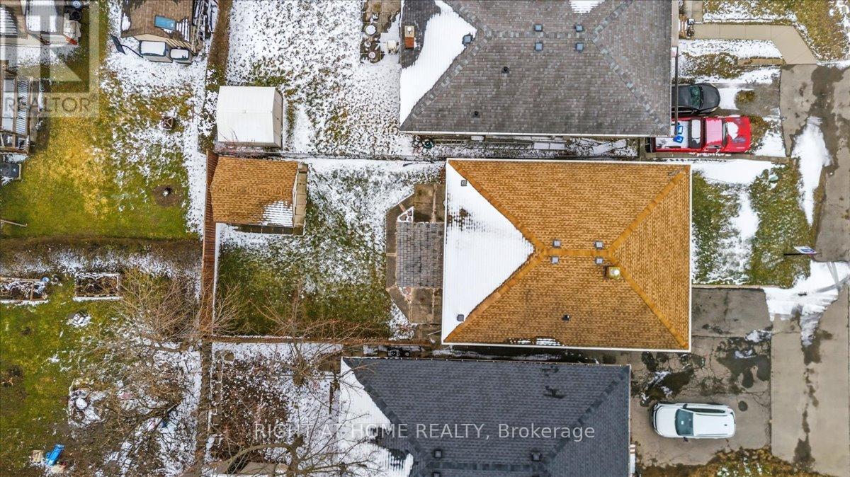 12 Vera Street, St. Catharines, Ontario  L2S 1C4 - Photo 20 - X12897016