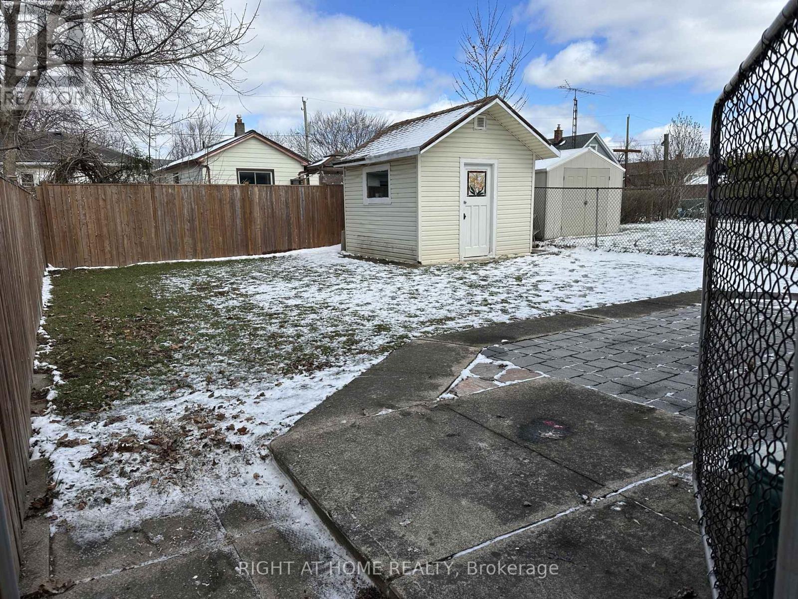 12 Vera Street, St. Catharines, Ontario  L2S 1C4 - Photo 18 - X12897016