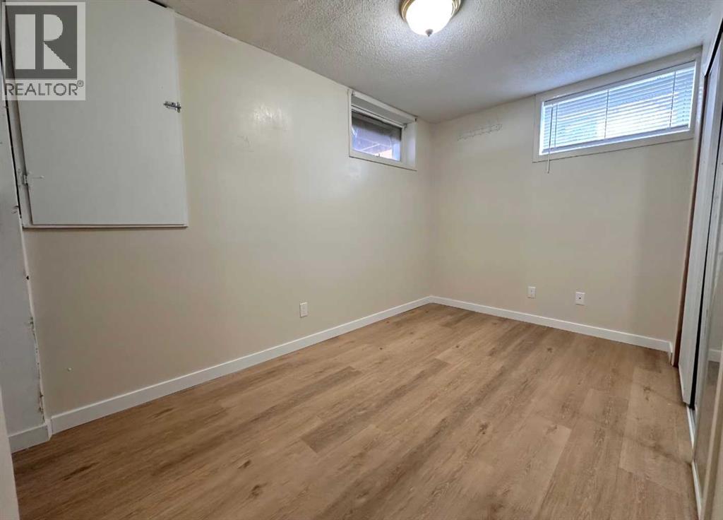 525 4 Avenue, Fox Creek, Alberta  T0H 1P0 - Photo 13 - A2294653