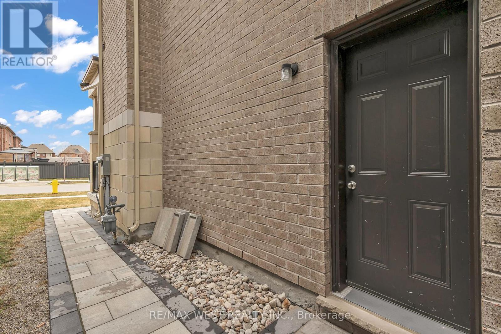 65 Port Royal Avenue, Vaughan, Ontario  L4H 4K6 - Photo 34 - N12954396